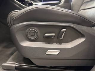 VOLKSWAGEN Touareg usata, con Luci diurne LED