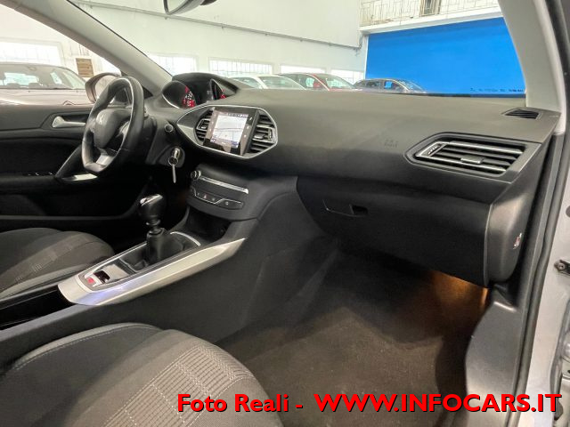 PEUGEOT 308 usata, con Airbag testa