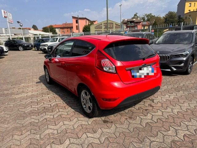 FORD Fiesta usata, con Autoradio
