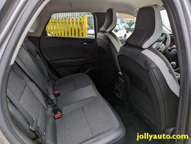 RENAULT Captur usata, con Sensori di parcheggio posteriori