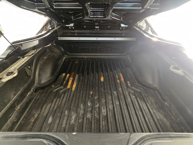 MERCEDES-BENZ X 250 usata, con Autoradio