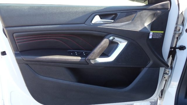 PEUGEOT 308 usata, con Telecamera per parcheggio assistito