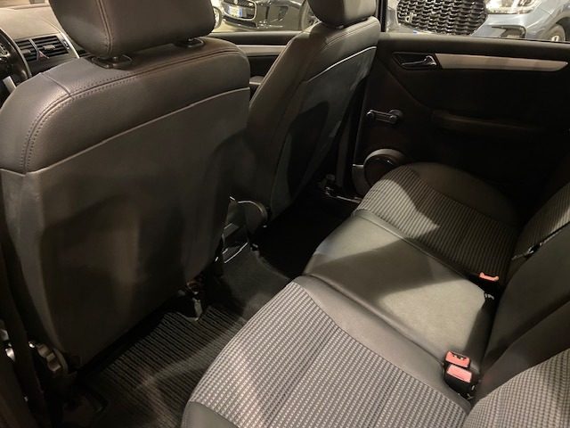 MERCEDES-BENZ A 200 usata, con Climatizzatore