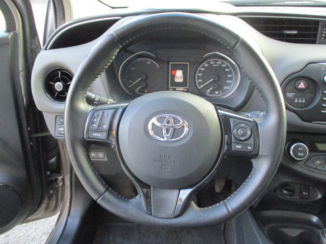 TOYOTA Yaris usata, con Volante in pelle