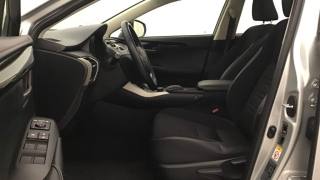 LEXUS NX 300h usata, con Autoradio
