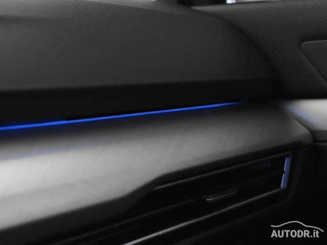 VOLKSWAGEN Golf usata, con Airbag testa