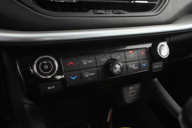 JEEP Compass usata 11