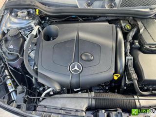 MERCEDES-BENZ CLA 220 usata, con Leve al volante