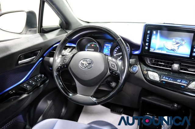 TOYOTA C-HR usata, con Specchietto retrovisore con funzione antiabbagliamento