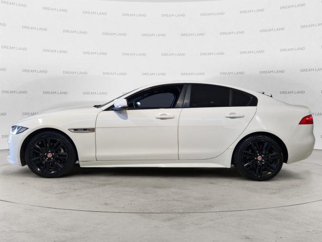 JAGUAR XE usata, con Autoradio