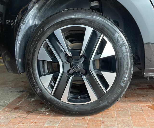 PEUGEOT 208 usata, con Boardcomputer