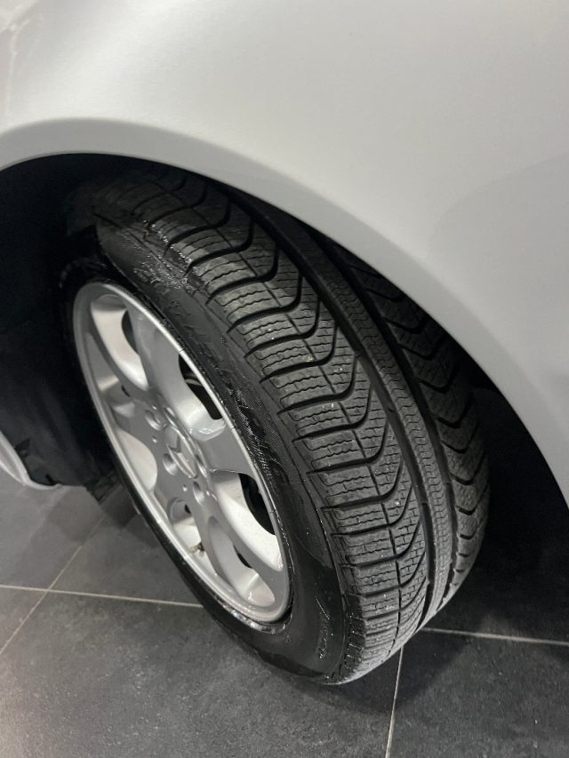 MERCEDES-BENZ CLK 200 usata, con Lettore CD
