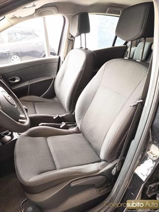 RENAULT Clio usata, con Sistema di navigazione