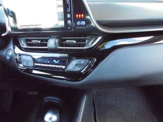 TOYOTA C-HR usata 24