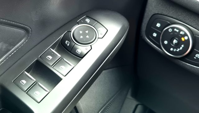FORD Focus usata, con Autoradio digitale
