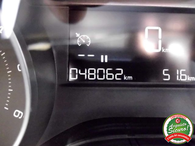 PEUGEOT 208 usata, con USB