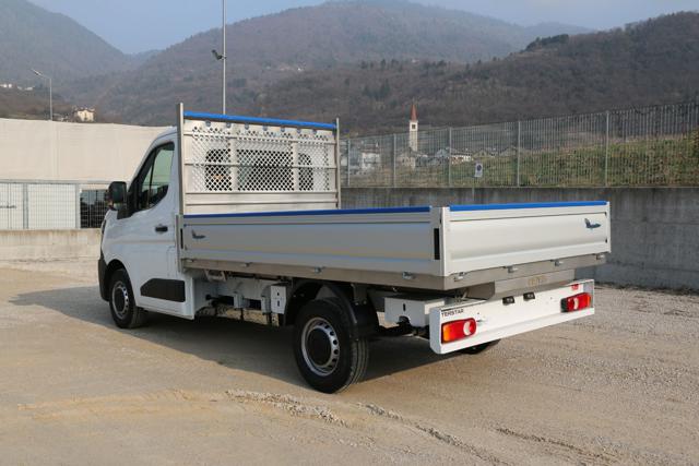 NISSAN Interstar usata, con USB