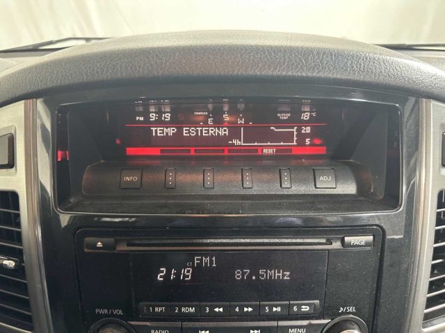 MITSUBISHI Pajero usata 26