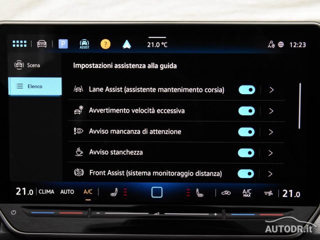 VOLKSWAGEN Golf usata, con Sensori di parcheggio posteriori