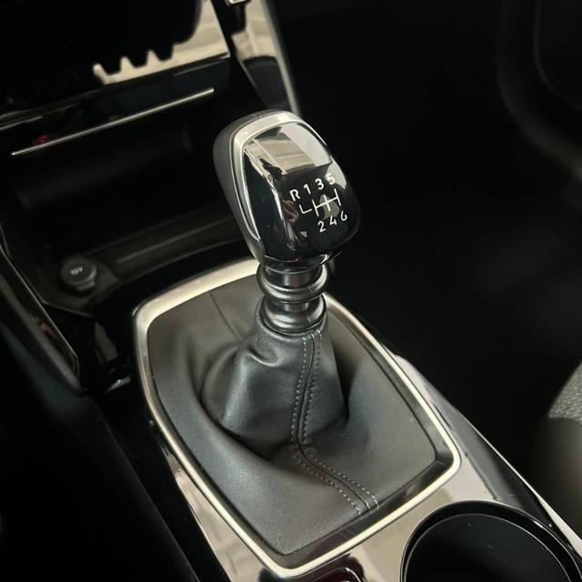 PEUGEOT 208 usata, con Sedile posteriore sdoppiato