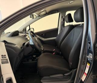TOYOTA Yaris usata 8