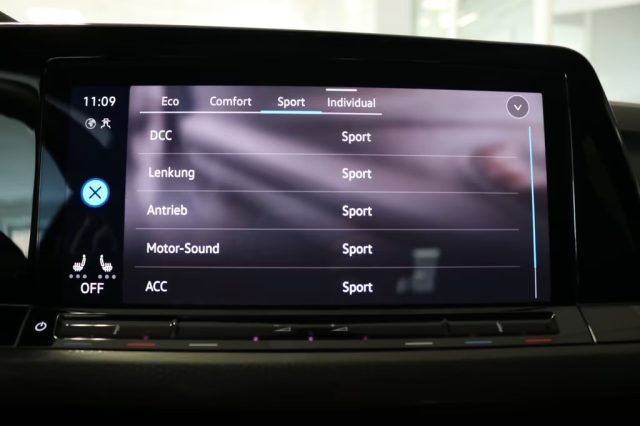 VOLKSWAGEN Golf usata, con Park Distance Control