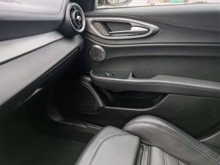 ALFA ROMEO Giulia usata, con Autoradio