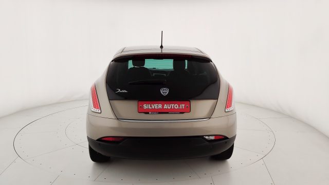 LANCIA Delta usata, con Autoradio