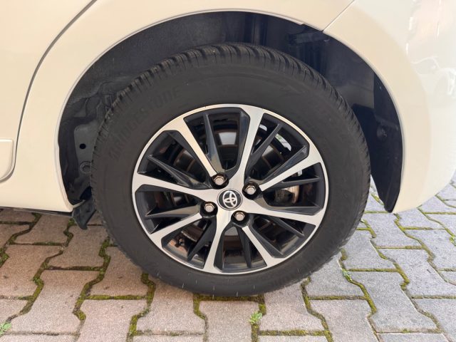 TOYOTA Yaris usata, con ESP
