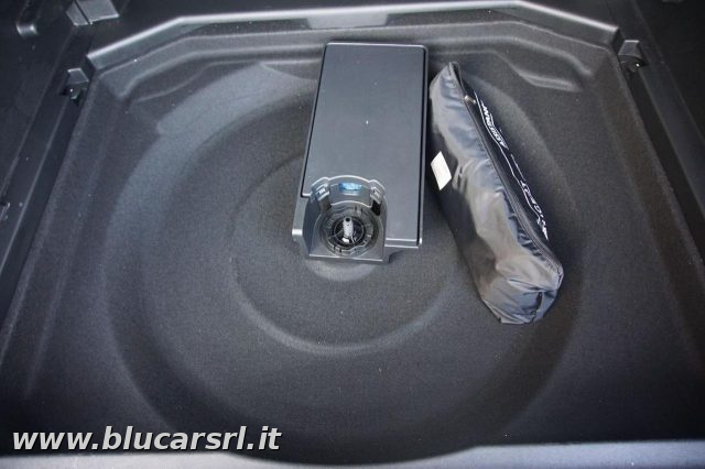 PEUGEOT 3008 usata, con Sedile posteriore sdoppiato