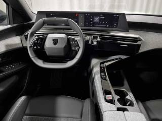 PEUGEOT 5008 usata, con Fari LED