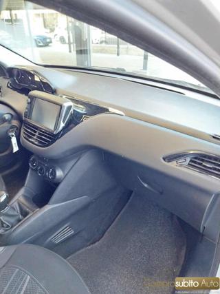 PEUGEOT 208 usata, con Fendinebbia