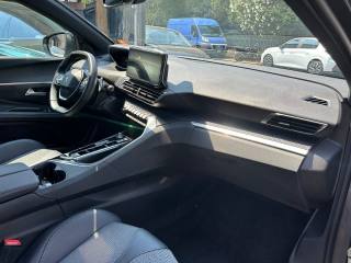 PEUGEOT 5008 usata, con Cerchi in lega