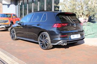 VOLKSWAGEN Golf usata, con Autoradio