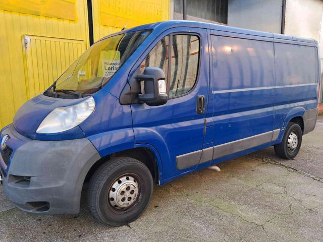PEUGEOT Boxer usata, con Airbag