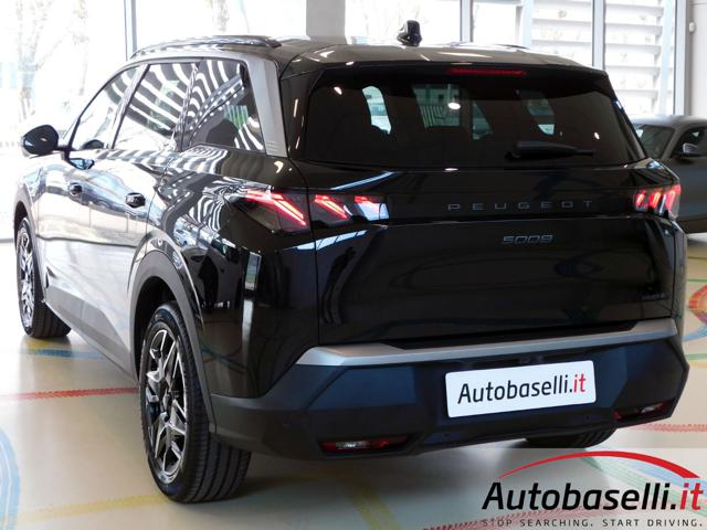PEUGEOT 5008 usata, con Sistema di navigazione
