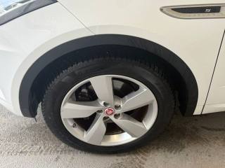 JAGUAR E-Pace usata, con Sensori di parcheggio posteriori