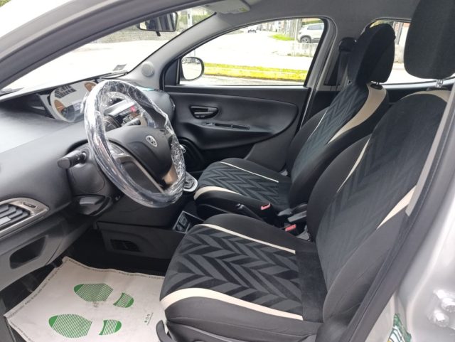 LANCIA Ypsilon usata, con ESP