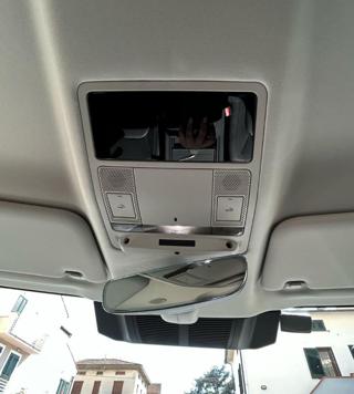 LAND ROVER Defender usata, con MP3