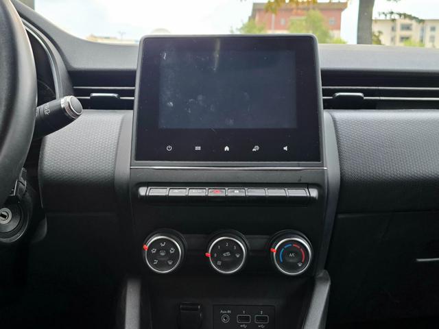 RENAULT Clio usata, con Touch screen
