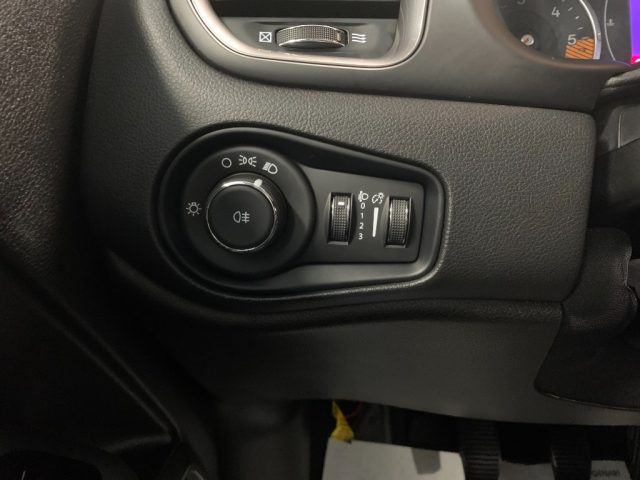 JEEP Renegade usata, con USB