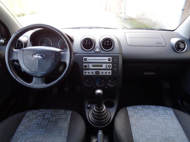 FORD Fiesta usata, con Chiusura centralizzata