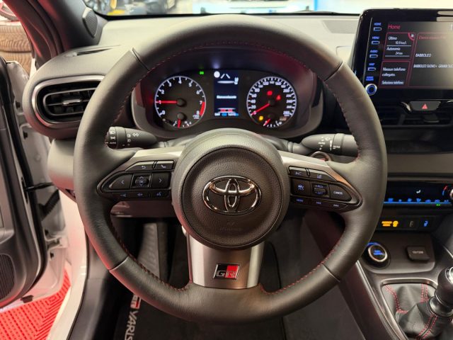 TOYOTA Yaris usata, con Controllo automatico clima