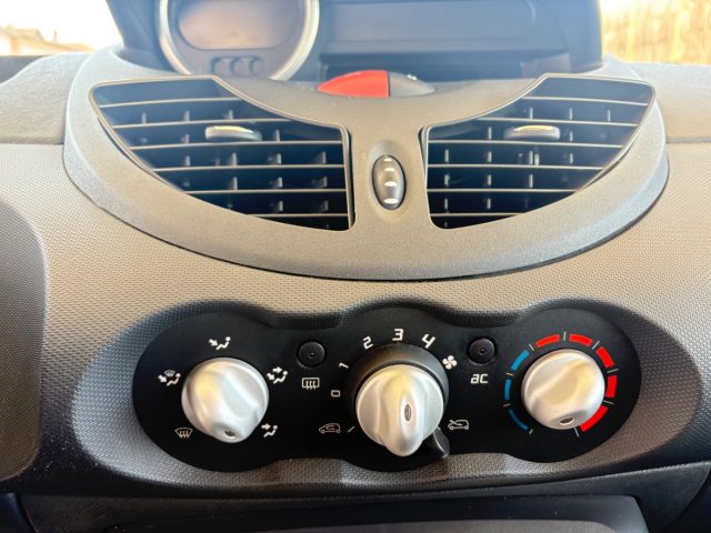 RENAULT Twingo usata, con Pneumatici estivi