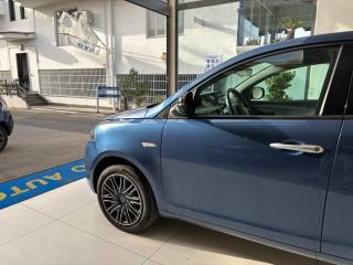 LANCIA Ypsilon usata, con Autoradio