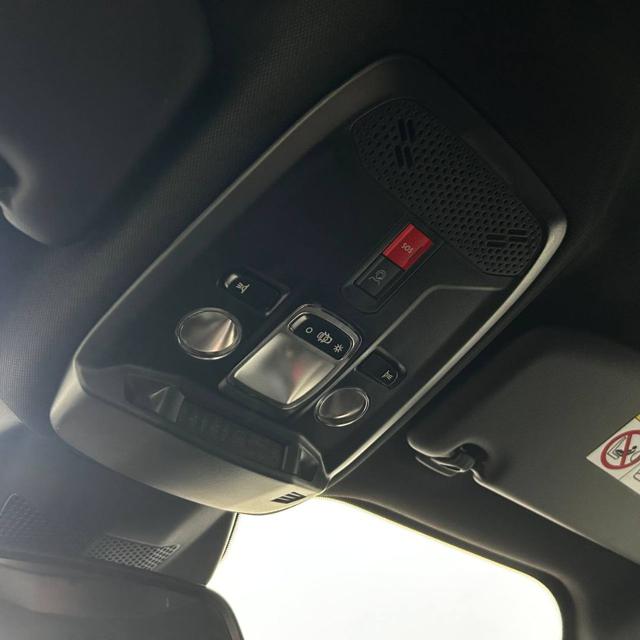 PEUGEOT 2008 usata, con Fari LED