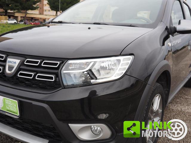 DACIA Sandero usata, con Specchietti laterali elettrici