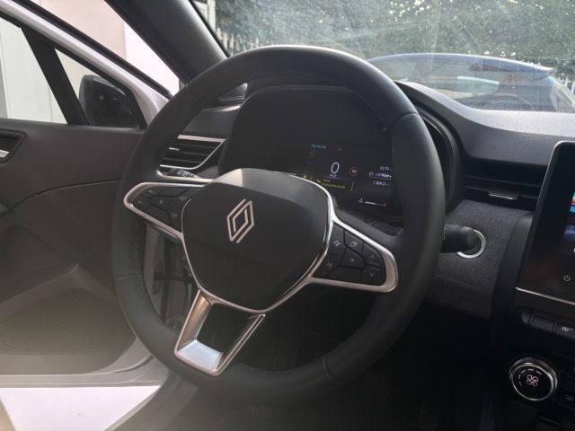 RENAULT Clio usata, con Sensori di parcheggio posteriori