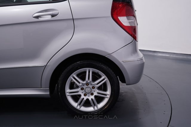 MERCEDES-BENZ A 180 usata 25