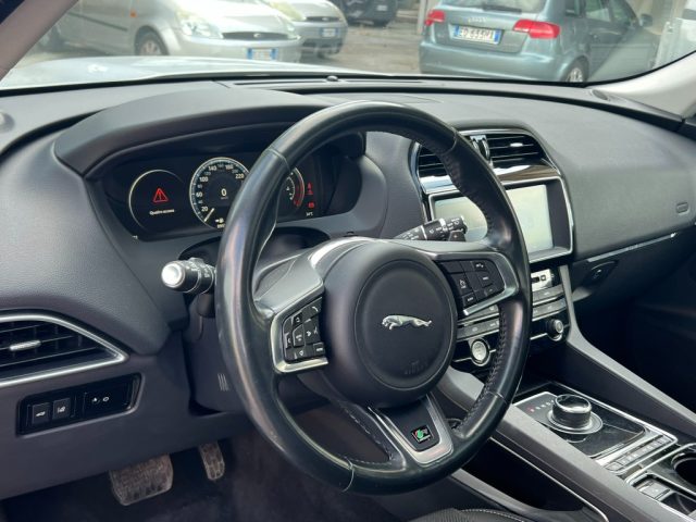 JAGUAR F-Pace usata, con Cronologia tagliandi